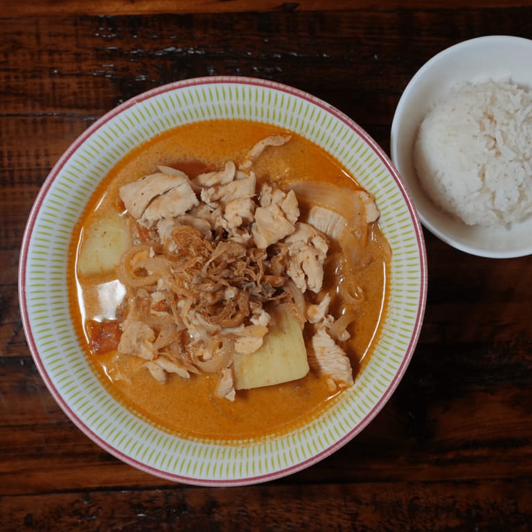 Delicious Massaman Curry Awaits